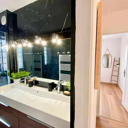 Le Point Virgule - Parking Prive - Clim *