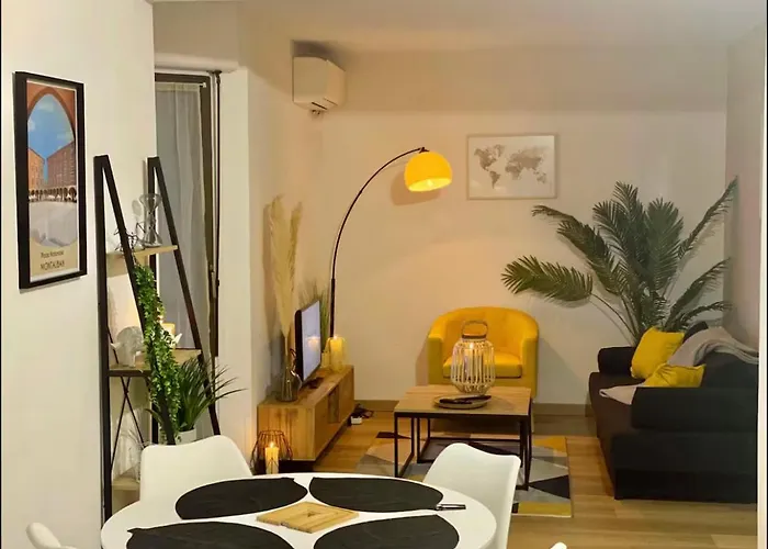 Le Point Virgule - Parking Prive - Clim