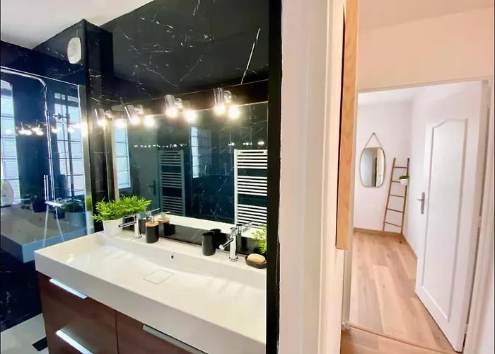 Le Point Virgule - Parking Prive - Clim *