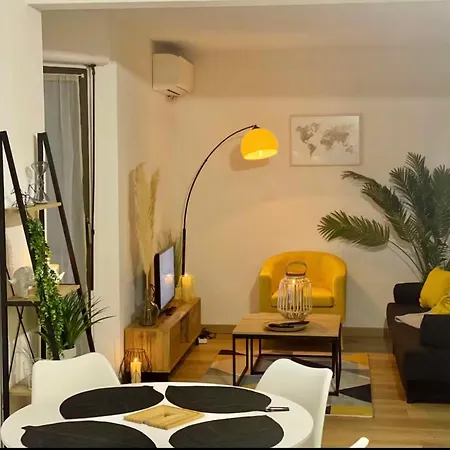 Le Point Virgule - Parking Privé - Clim